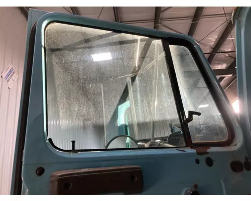 INTERNATIONAL 2574 Door Glass, Front