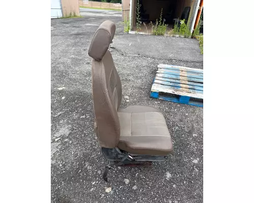 INTERNATIONAL 2574 Seat