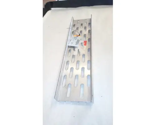 INTERNATIONAL 2575 Step