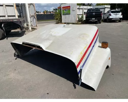 INTERNATIONAL 2654 Hood