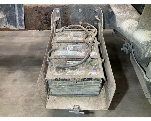 INTERNATIONAL 2674 SBA Battery Box