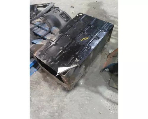 INTERNATIONAL 2674 BATTERY BOX