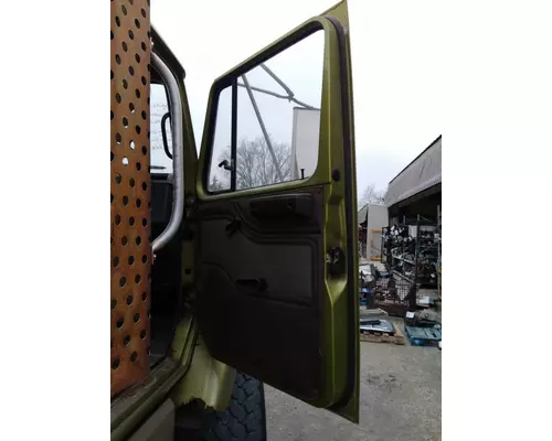 INTERNATIONAL 2674 DOOR ASSEMBLY, FRONT