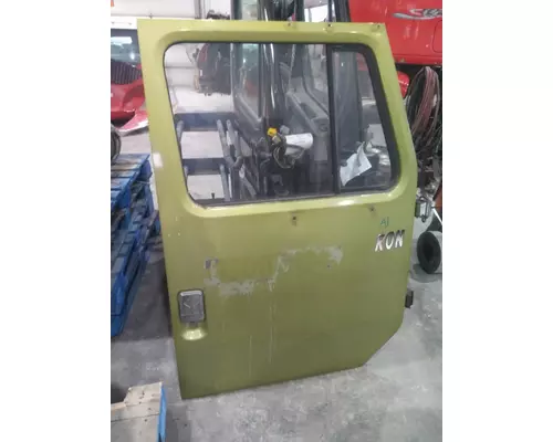 INTERNATIONAL 2674 DOOR ASSEMBLY, FRONT