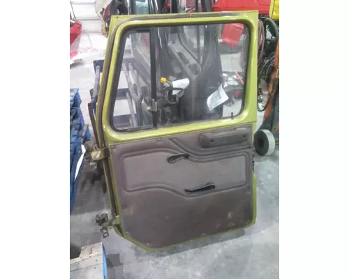 INTERNATIONAL 2674 DOOR ASSEMBLY, FRONT