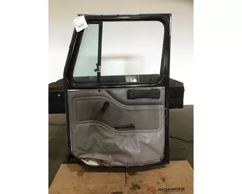 INTERNATIONAL 2674 Door Assembly