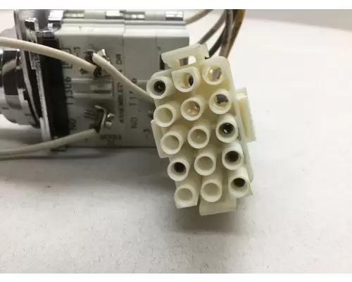 INTERNATIONAL 3000IC Door Electrical Switch