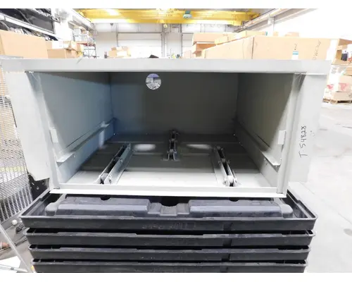INTERNATIONAL 3000 Battery Box
