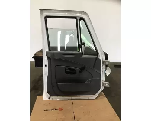 INTERNATIONAL 3200 Door Assembly