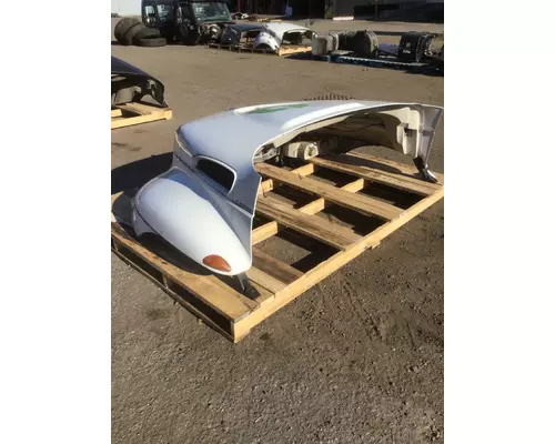 INTERNATIONAL 3200 Hood
