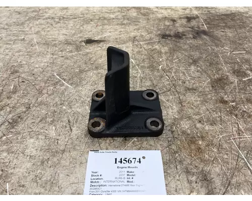 INTERNATIONAL 3532953C1 Engine Mounts