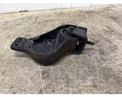 INTERNATIONAL 3574674C2 cab mounts