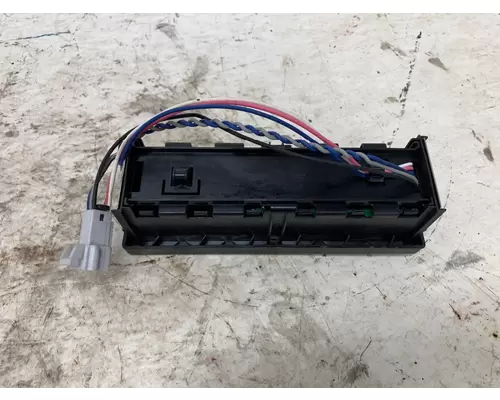 INTERNATIONAL 3575432C4 Switch Panel