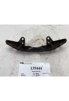 INTERNATIONAL 3578794C92 Engine Mounts