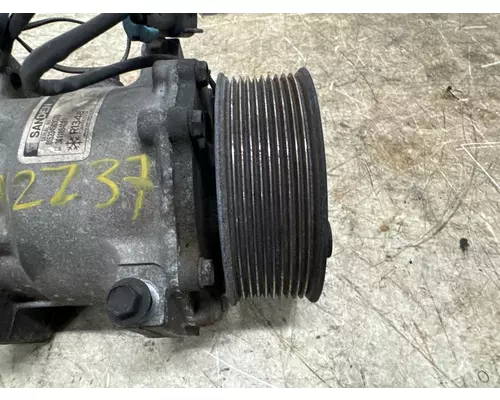 INTERNATIONAL 3611894C1 Air Conditioner Compressor