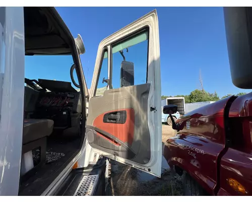 INTERNATIONAL 3687178C92 Door Assembly, Front
