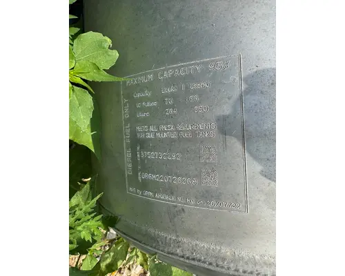 INTERNATIONAL 3752732C92 Fuel Tank