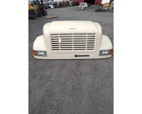 INTERNATIONAL 3800 HOOD