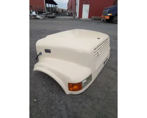 INTERNATIONAL 3800 HOOD