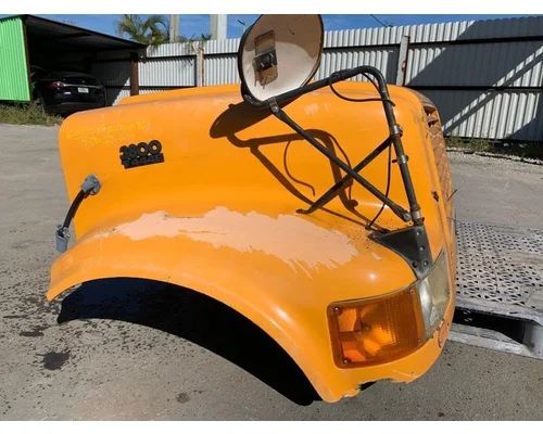 INTERNATIONAL 3800 Hood