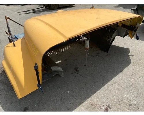 INTERNATIONAL 3800 Hood