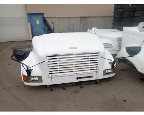 INTERNATIONAL 3800 Hood
