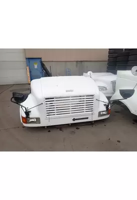 INTERNATIONAL 3800 Hood
