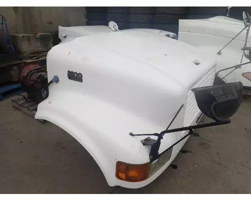 INTERNATIONAL 3800 Hood