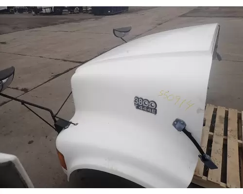 INTERNATIONAL 3800 Hood