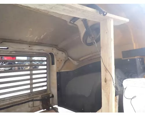 INTERNATIONAL 3800 Hood