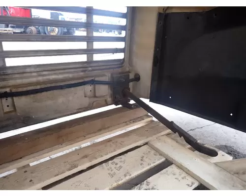 INTERNATIONAL 3800 Hood