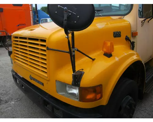 INTERNATIONAL 3800 Hood