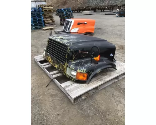 INTERNATIONAL 3800 Hood