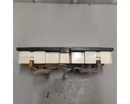 INTERNATIONAL 3800 Instrument Cluster