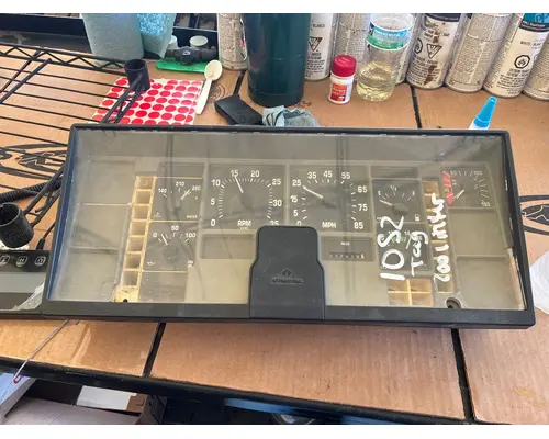 INTERNATIONAL 3800 Instrument Cluster