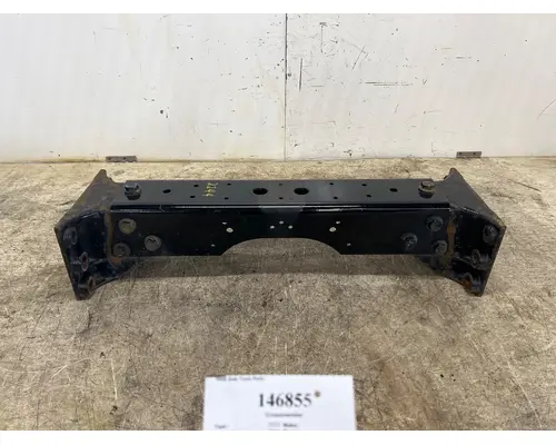INTERNATIONAL 3807806C93 Crossmember