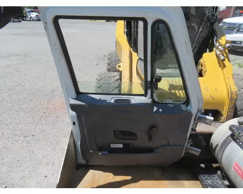 INTERNATIONAL 4000 Door Assembly, Front