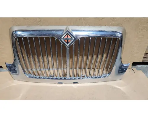INTERNATIONAL 4000 Grille