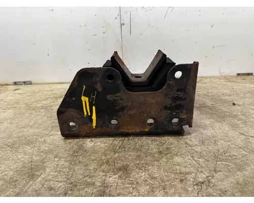 INTERNATIONAL 4056601C3 Engine Mounts