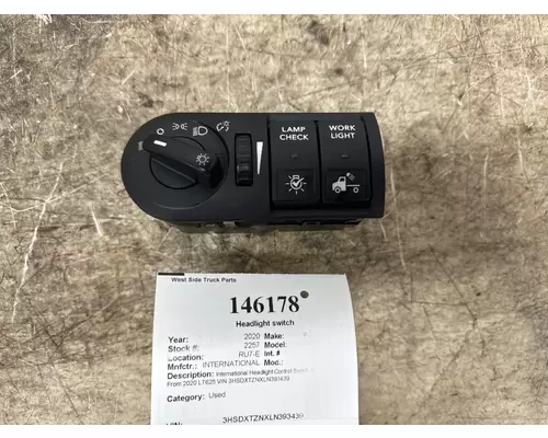 INTERNATIONAL 4080941C2 Headlight switch