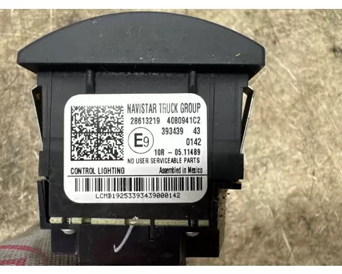INTERNATIONAL 4080941C2 Headlight switch