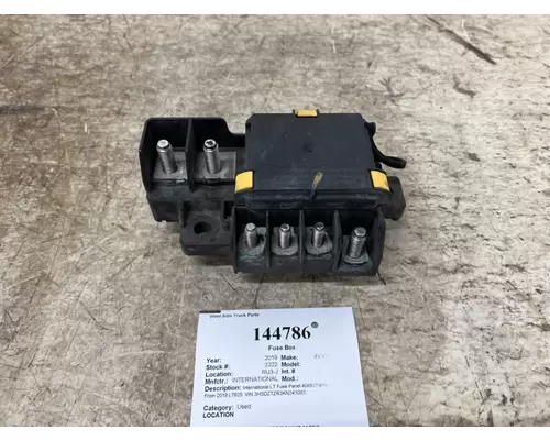 INTERNATIONAL 4088279F92 Fuse Box