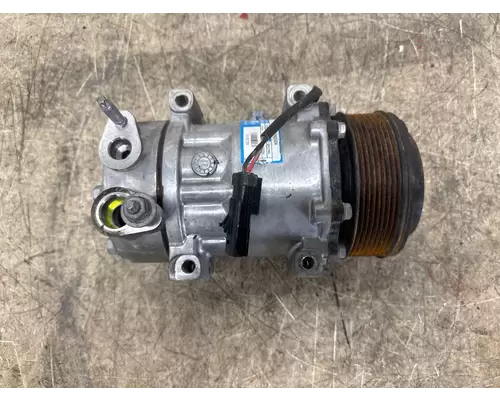 INTERNATIONAL 4158138C1 Air Conditioner Compressor