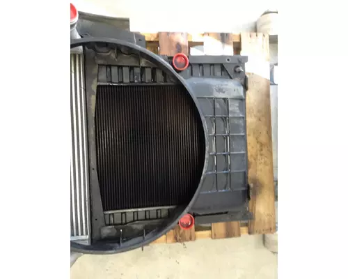 INTERNATIONAL 4200 / 4300 / 4400 Radiator