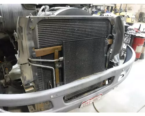 INTERNATIONAL 4200 / 4300 / 4400 Radiator