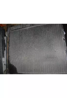 INTERNATIONAL 4200 / 4300 / 4400 Radiator