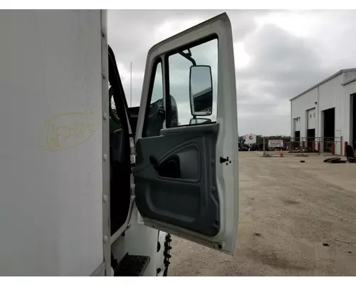INTERNATIONAL 4200 2002-2018 DOOR ASSEMBLY, FRONT