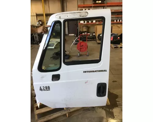 INTERNATIONAL 4200 2002-2018 DOOR ASSEMBLY, FRONT