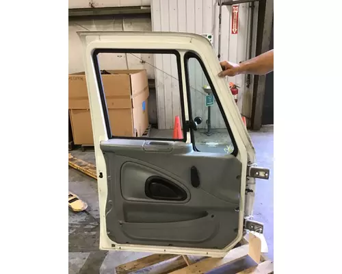 INTERNATIONAL 4200 2002-2018 DOOR ASSEMBLY, FRONT