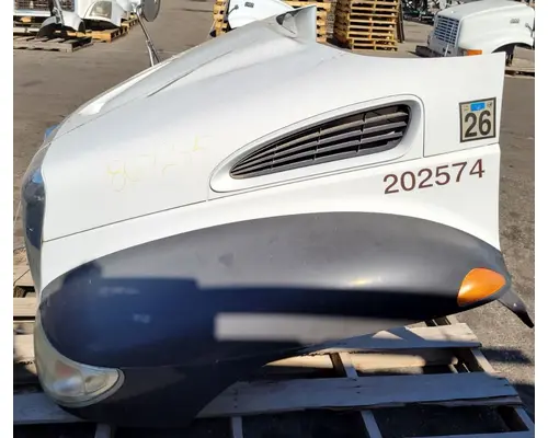 INTERNATIONAL 4200 LP Hood